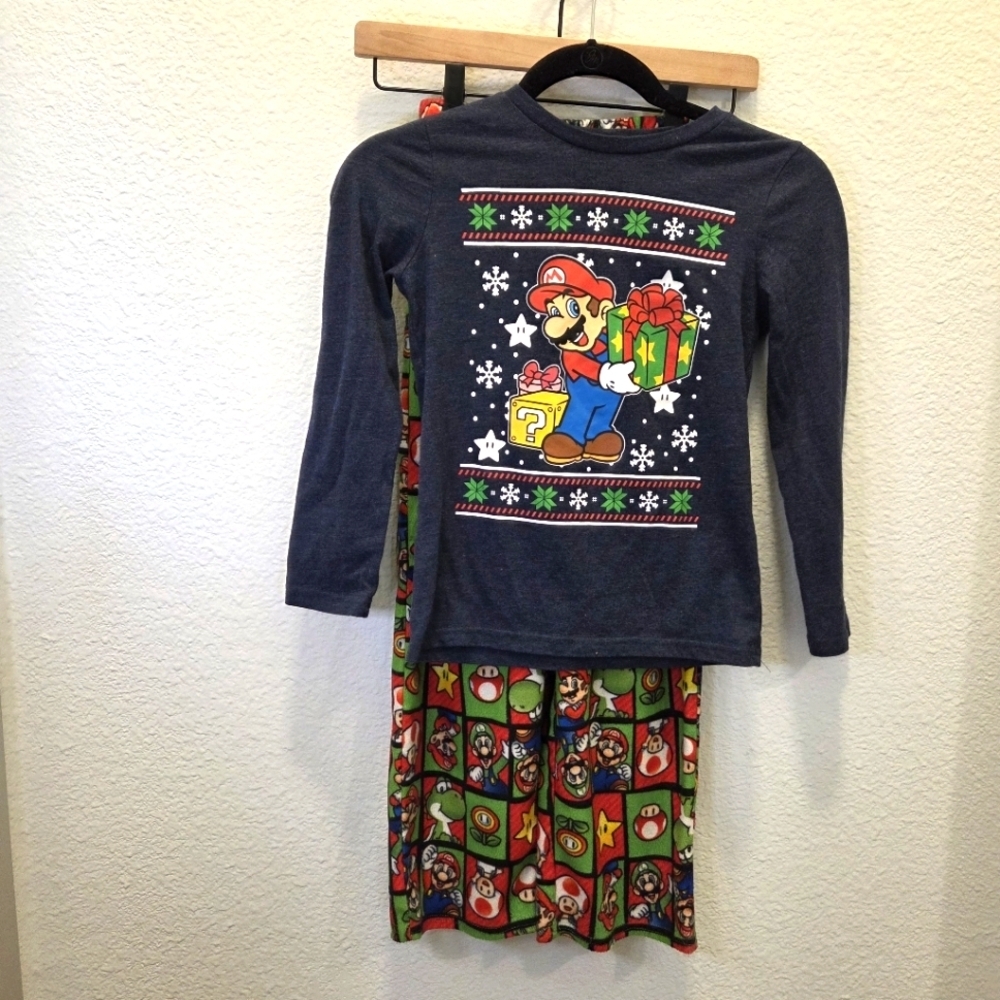 Super Mario 2 piece pajama set flannel Sz 8 Boys